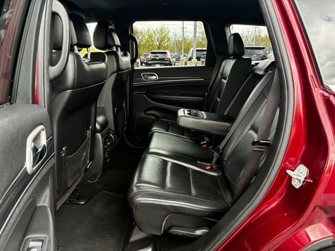 Used 2019 Jeep Grand Cherokee Limited AWD/4WD image 18