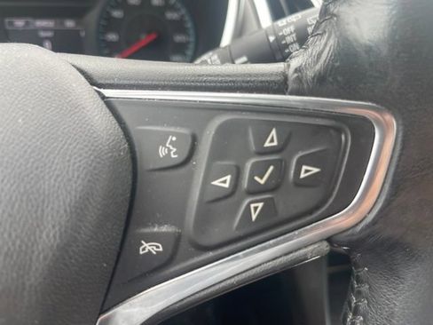 Used 2018 Chevrolet Equinox LT FWD image 21