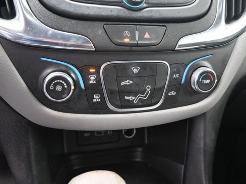 Used 2023 Chevrolet Equinox LS w/ LS Convenience Package image 32