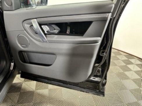 New 2025 Land Rover Discovery Sport S image 15