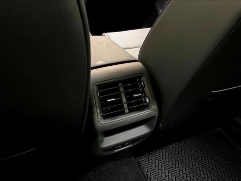 New 2026 Volkswagen Tiguan SE image 16