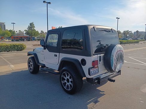 Used 2004 Jeep Wrangler 4WD image 5