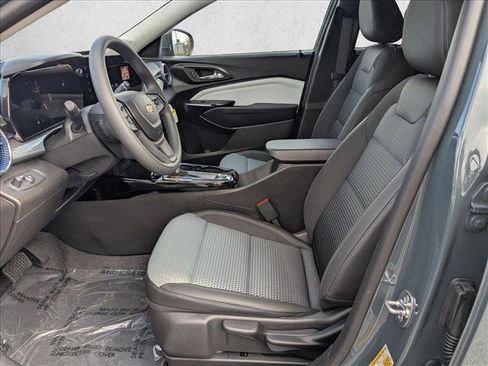 New 2026 Chevrolet Trax LT image 4