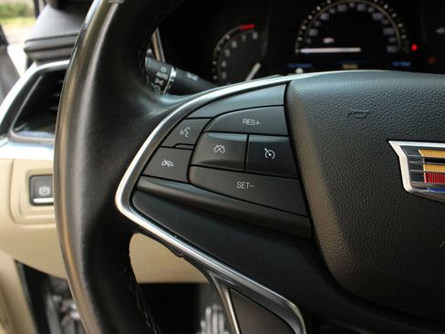 Used 2018 Cadillac XT5 AWD image 35