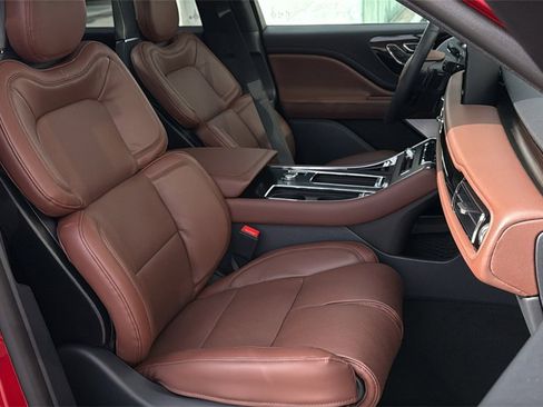 New 2026 Lincoln Aviator Reserve image 11