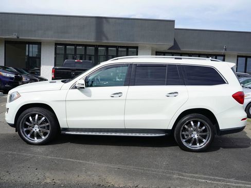 Used 2013 Mercedes-Benz GL 320 BlueTEC 4MATIC image 2