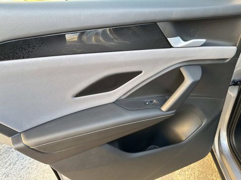 New 2026 Volkswagen Tiguan SE image 9