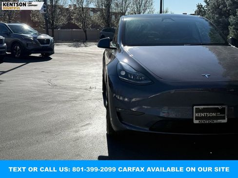 Used 2023 Tesla Model Y Performance image 12