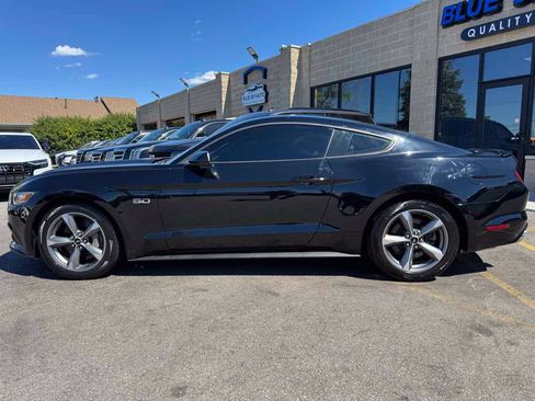 Used 2017 Ford Mustang GT RWD image 11