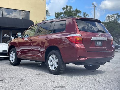 Used 2010 Toyota Highlander SE FWD image 12