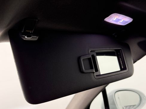 New 2025 Porsche Macan image 26