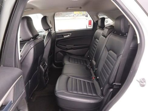 Certified 2024 Ford Edge SEL image 9