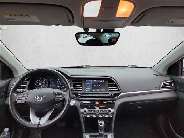 Used 2020 Hyundai Elantra Limited w/ Cargo Package (C1) FWD image 14