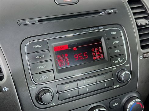 Used 2016 Kia Forte LX image 13