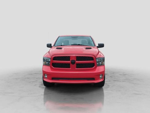 Used 2019 RAM 1500 Express w/ Wheel & Sound Group AWD/4WD image 3