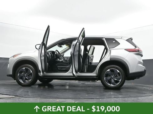 Used 2024 Nissan Rogue SV image 73