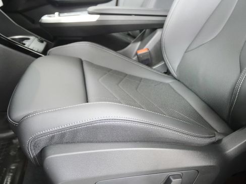 New 2026 BMW X2 xDrive28i w/ Technology Package AWD/4WD image 9