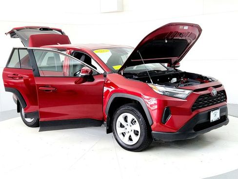 Used 2025 Toyota RAV4 LE AWD/4WD image 12