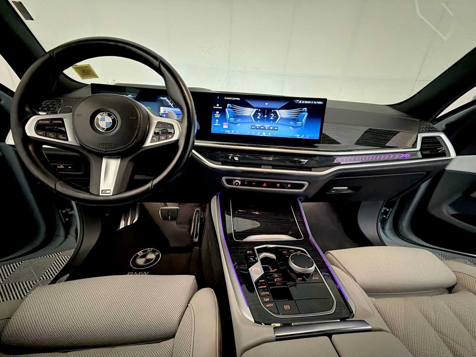 Used 2024 BMW X5 xDrive40i w/ M Sport Package AWD/4WD image 17
