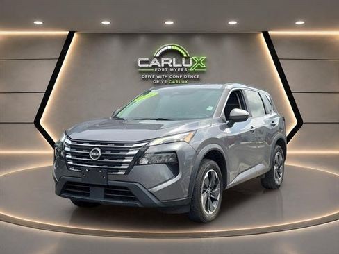 Used 2024 Nissan Rogue SV AWD/4WD image 2