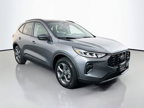 Used 2026 Ford Escape ST-Line w/ Cold Weather Package image 1