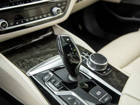 Used 2018 BMW 530i image 27