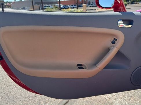 Used 2007 Pontiac Solstice w/ Premium Package image 27