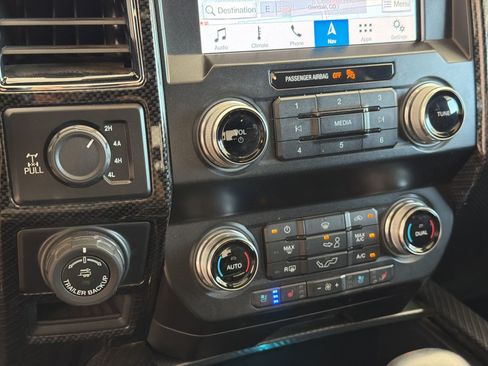 Used 2019 Ford F150 Lariat w/ Equipment Group 502A Luxury AWD/4WD image 19