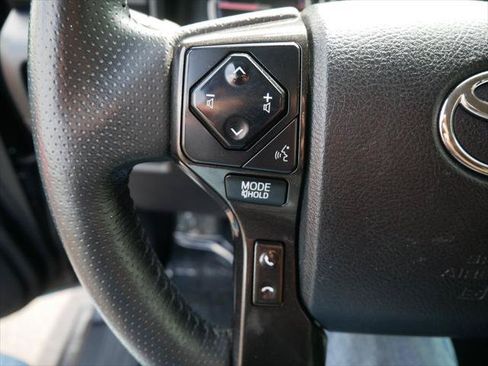 Certified 2022 Toyota 4Runner TRD Off-Road Premium AWD/4WD image 24