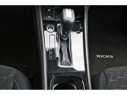 Used 2024 Nissan Kicks SV image 27