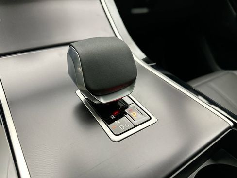 New 2026 Land Rover Range Rover Velar Dynamic SE image 20