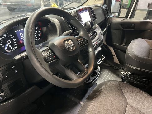 Used 2025 RAM ProMaster 2500 w/ Convenience Group image 20