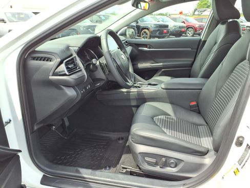Used 2024 Toyota Camry SE FWD image 10