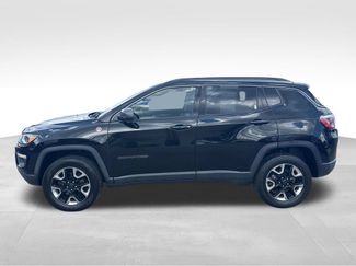 Used 2018 Jeep Compass Trailhawk w/ Leather Interior Group AWD/4WD video 2