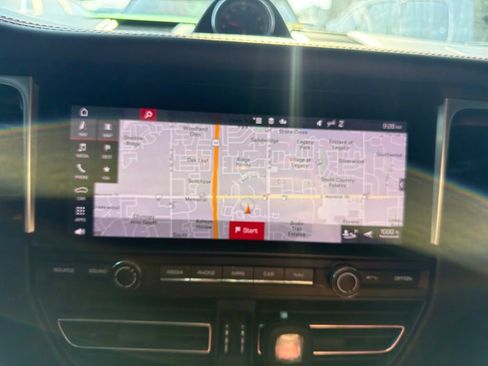 Used 2020 Porsche Macan AWD/4WD image 21