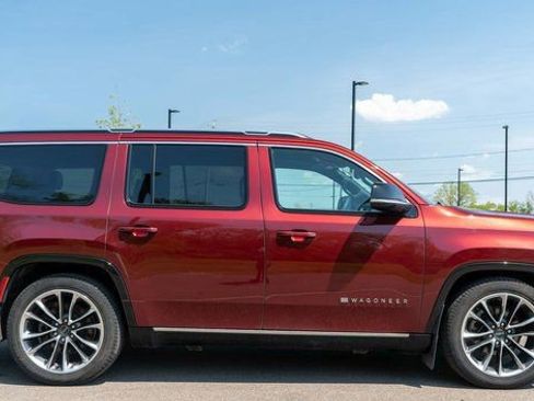 Used 2023 Jeep Wagoneer Series III w/ Premium Group I AWD/4WD image 5