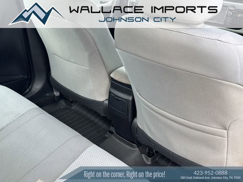 Used 2015 Toyota Corolla LE image 38