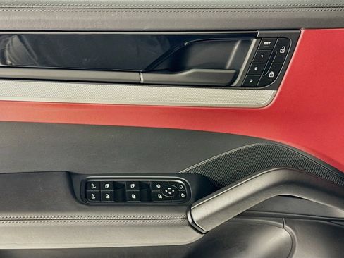 Certified 2024 Porsche Cayenne Coupe AWD/4WD image 11