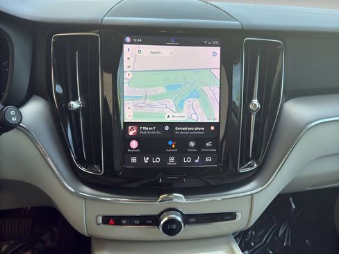 Used 2023 Volvo XC60 B5 Core w/ Climate Package image 17