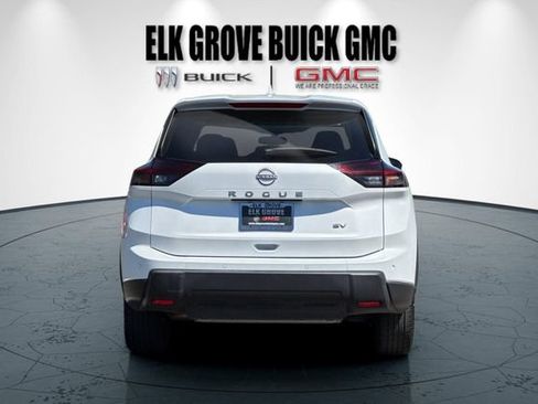 Used 2024 Nissan Rogue SV FWD image 5