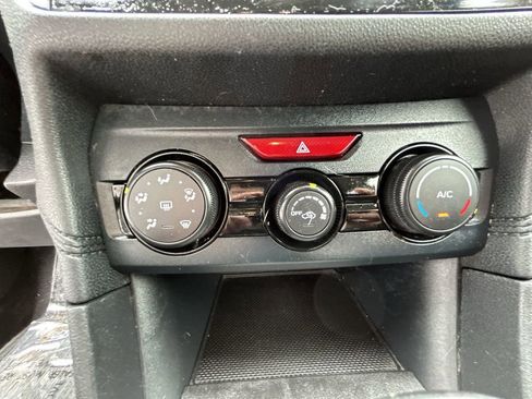 Used 2019 Subaru Crosstrek 2.0i w/ Eyesight System image 19