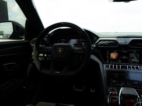 Used 2023 Lamborghini Urus Performante AWD/4WD image 31