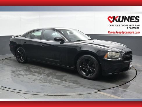 Used 2012 Dodge Charger SE w/ Connectivity Group image 1