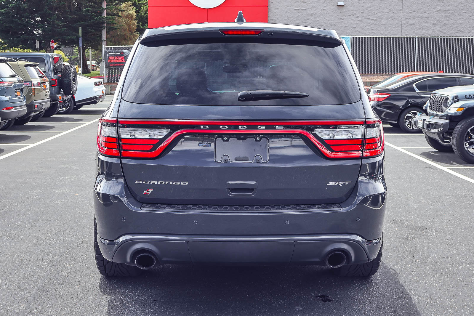 Used 2018 Dodge Durango SRT w/ Technology Group AWD/4WD image 23