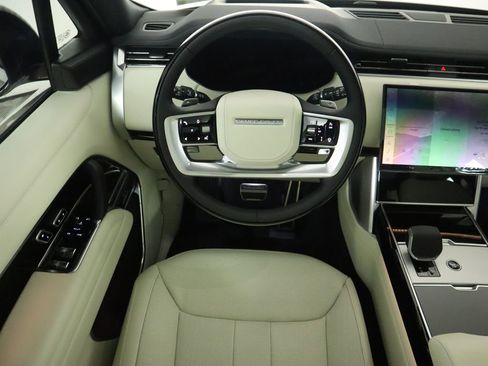 New 2026 Land Rover Range Rover Long Wheelbase SE image 11