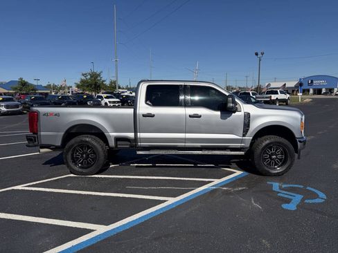 Used 2023 Ford F250 XLT AWD/4WD image 6
