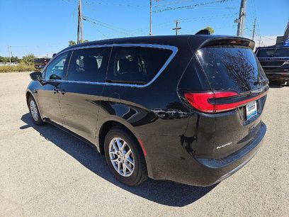 Used 2023 Chrysler Pacifica Touring-L