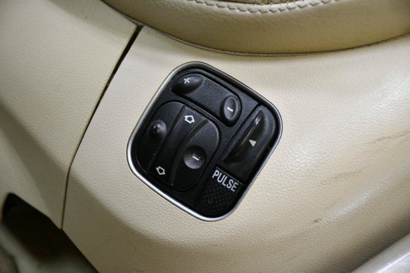 Used 2008 Mercedes-Benz SL 550 w/ P1 Pkg image 30