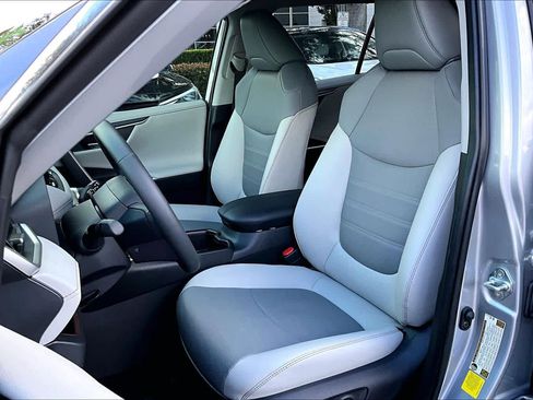 Used 2025 Toyota RAV4 Limited image 7
