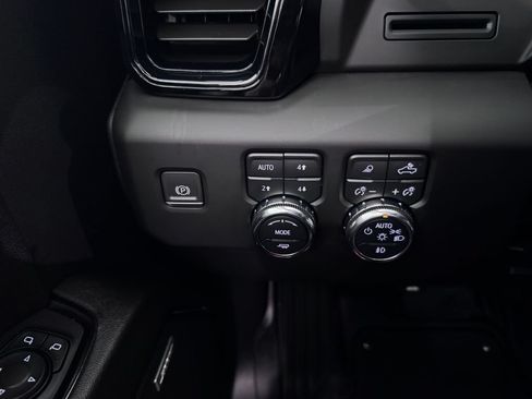 Certified 2024 GMC Sierra 2500 AT4 w/ AT4 Preferred Package AWD/4WD image 23